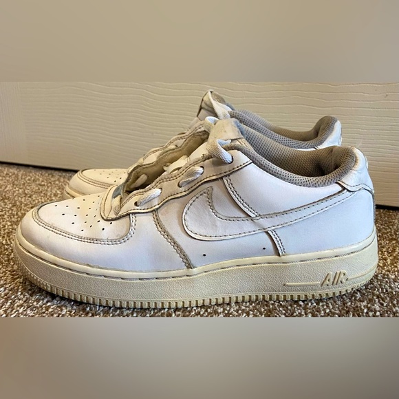 Size 6Y/7.5W- Nike Air Force 1 Low '07 White - Picture 1 of 7